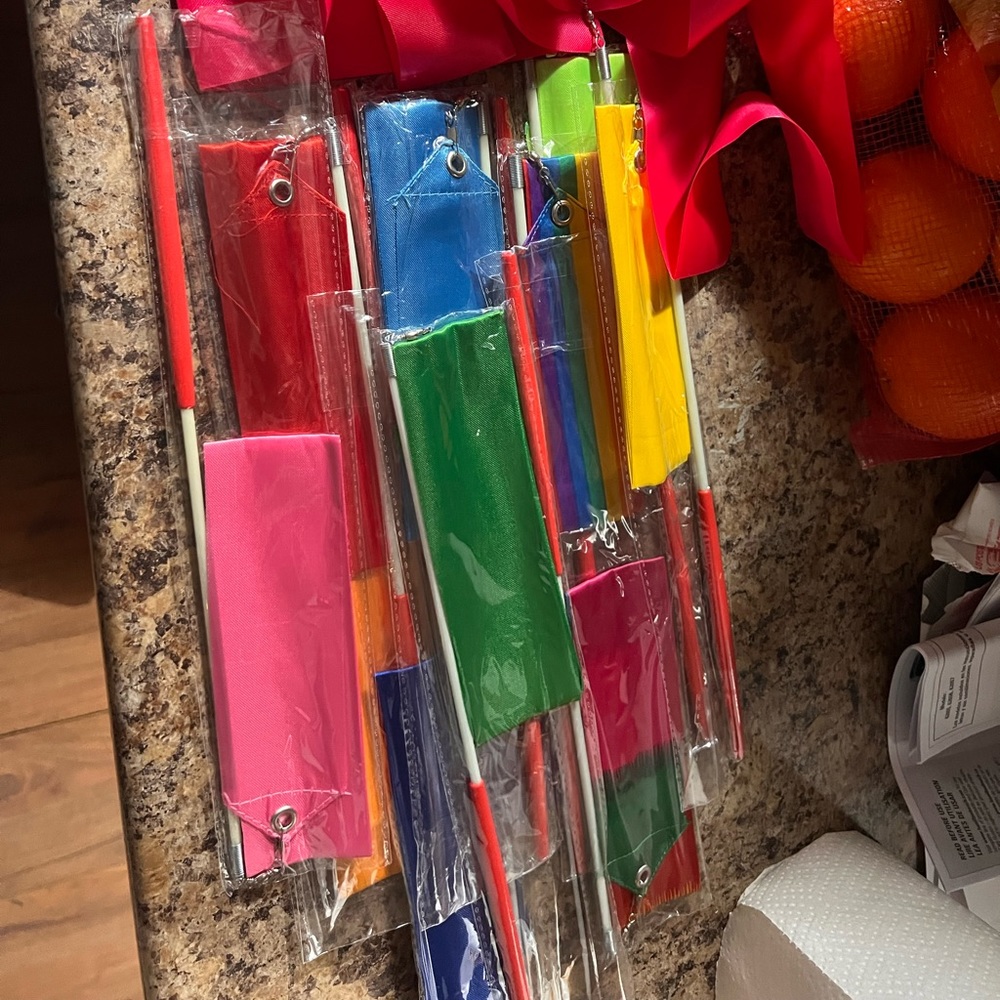12 gymnastic draw string bass with mini note pads n ribbon wands